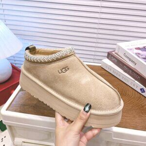 UGG | Tasman Platform Slippers Gorpcore Comfort Cozy Fall Winter Preppy